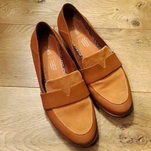 Toms tan vegan leather & suede estel loafer, size 7.5